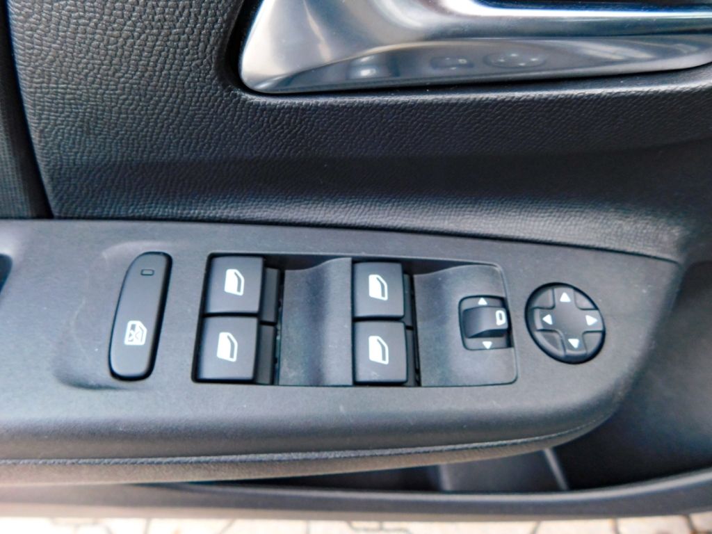 Fahrzeugabbildung Opel Corsa F Edition 1.2 Turbo Kamera Sitzhzg Ganzjah