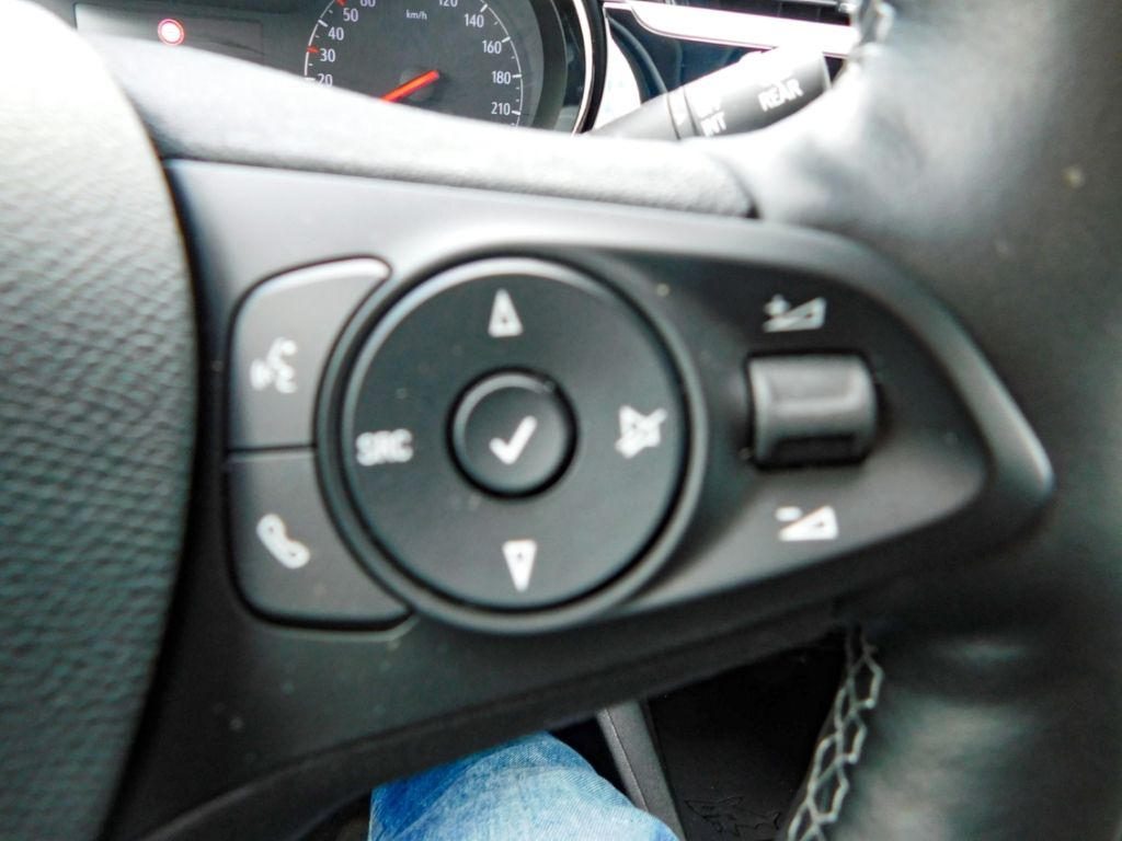 Fahrzeugabbildung Opel Corsa F Edition 1.2 Turbo Kamera Sitzhzg Ganzjah