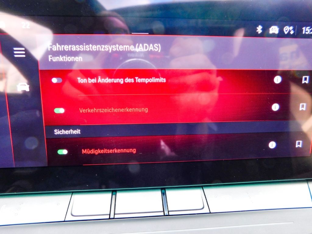 Fahrzeugabbildung Opel Astra L ST Automatik AHK  Panoramadach Head-Up