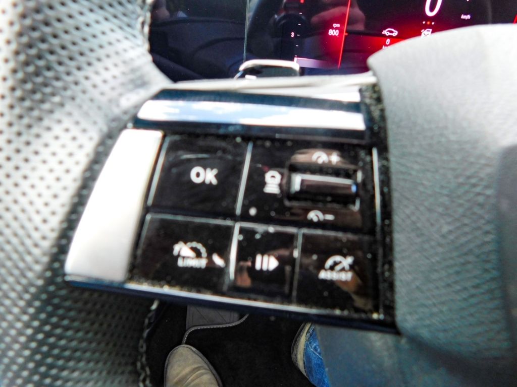 Fahrzeugabbildung Opel Astra L ST Automatik AHK  Panoramadach Head-Up