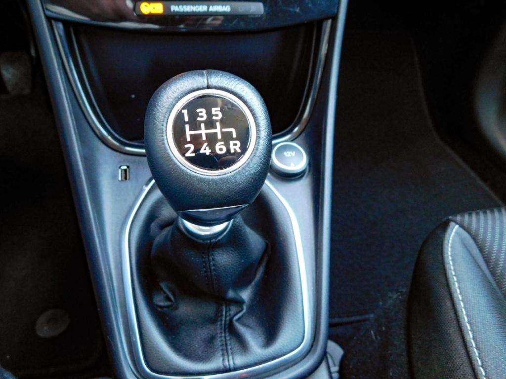 Fahrzeugabbildung Ford Puma Cool & Connect 1,0 ltr. 70KW Winterpaket Ko