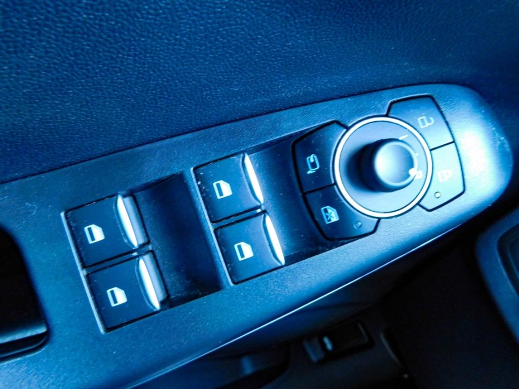 Fahrzeugabbildung Ford Puma ST-Line X Automatic 92KW Winterpaket Fahre