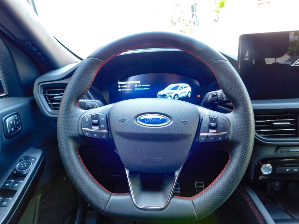 Fahrzeugabbildung Ford Kuga Hybrid ST-Line X Automatic Techniologiepake