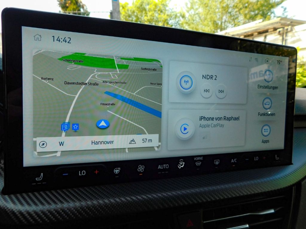 Fahrzeugabbildung Ford Kuga Hybrid ST-Line X Automatic Techniologiepake