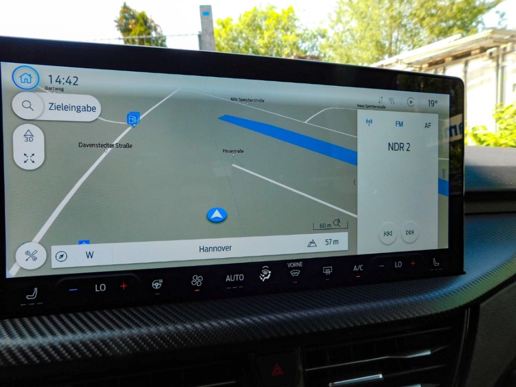 Fahrzeugabbildung Ford Kuga Hybrid ST-Line X Automatic Techniologiepake