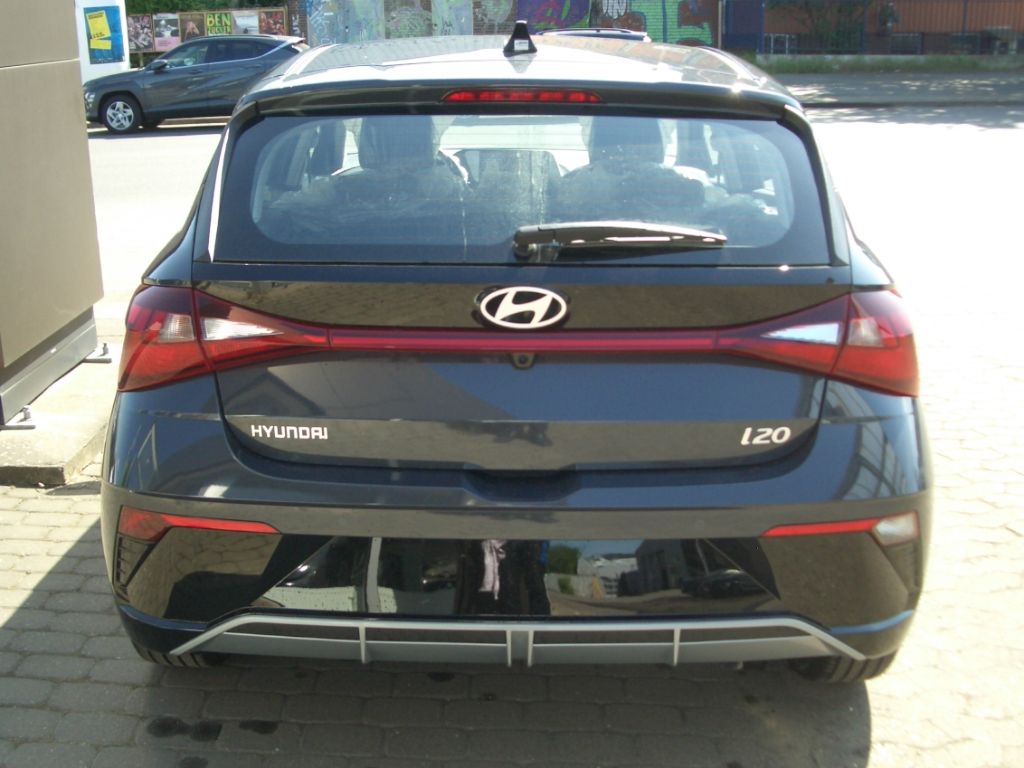 Fahrzeugabbildung Hyundai i20 Facelift MJ25 1.0 DCT Automatik Trend
