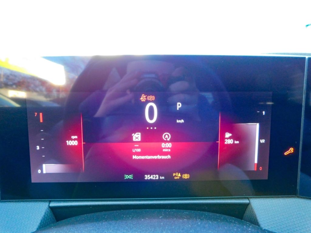 Fahrzeugabbildung Opel Astra L 1,2 Ultimate Automatik Leder Panoramadac