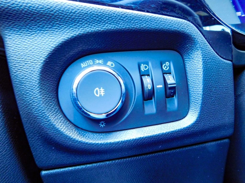 Fahrzeugabbildung Opel Corsa F GS 1.2 Turbo Lenkrad-Hzg Ganzjahresreife