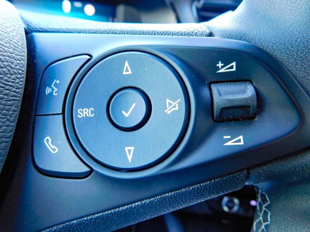 Fahrzeugabbildung Opel Corsa F GS 1.2 Turbo Lenkrad-Hzg Ganzjahresreife