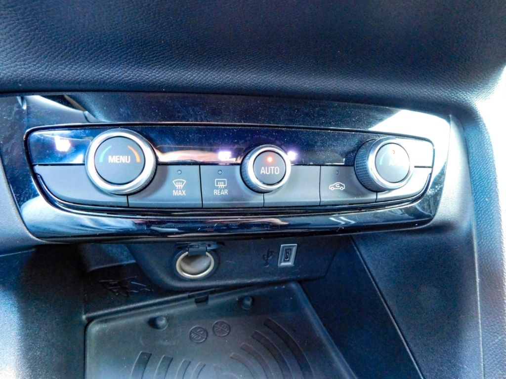 Fahrzeugabbildung Opel Corsa F GS 1.2 Turbo Lenkrad-Hzg Ganzjahresreife