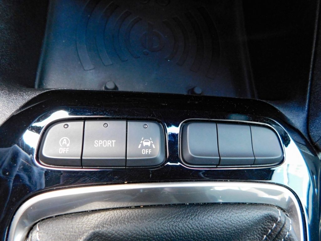 Fahrzeugabbildung Opel Corsa F GS 1.2 Turbo Lenkrad-Hzg Ganzjahresreife
