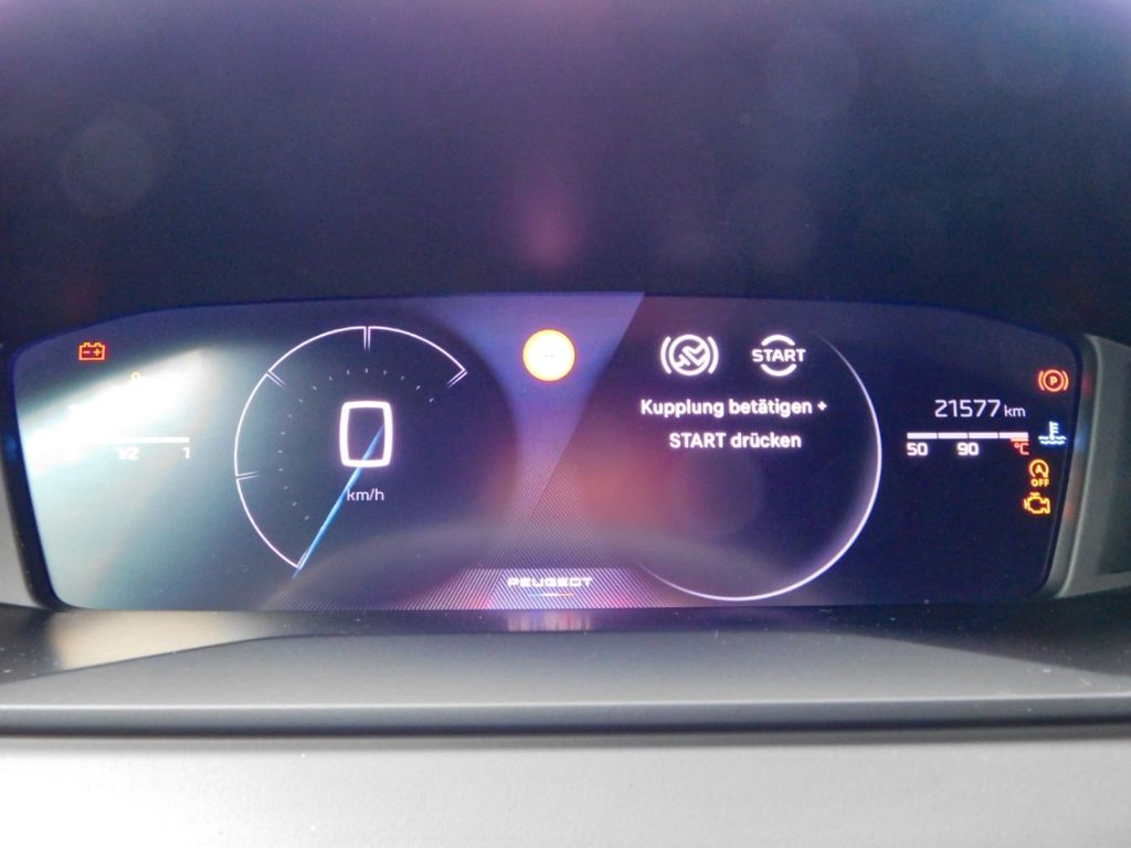 Fahrzeugabbildung Peugeot 2008 Allure Puretech 100 Sitz-Hzg 2x Kamera ACC