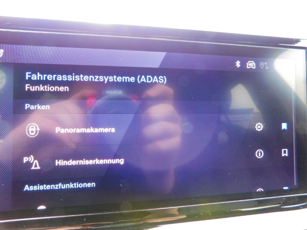 Fahrzeugabbildung Peugeot 2008 Allure Puretech 100 Sitz-Hzg 2x Kamera ACC