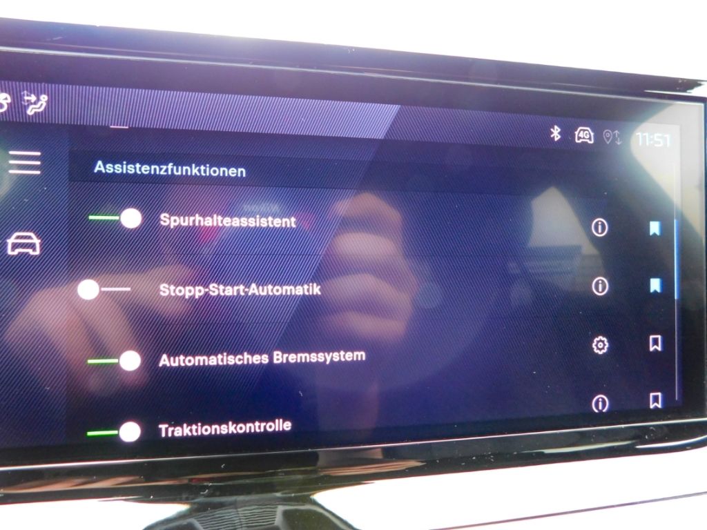 Fahrzeugabbildung Peugeot 2008 Allure Puretech 100 Sitz-Hzg 2x Kamera ACC