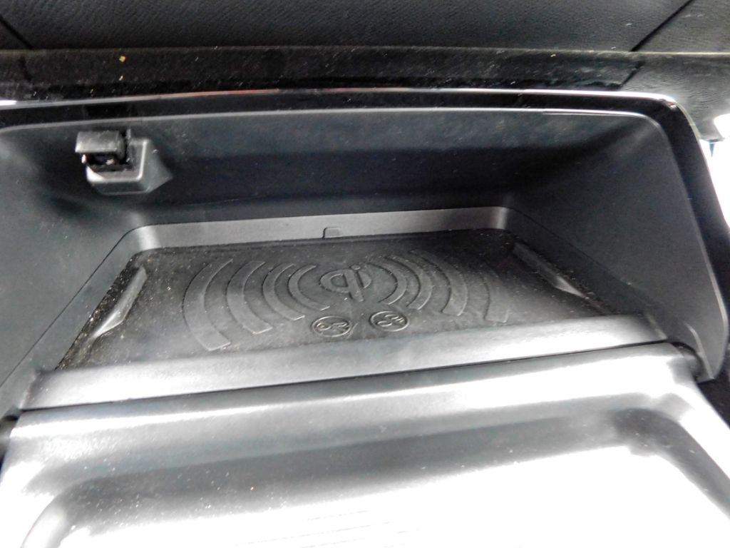 Fahrzeugabbildung Peugeot 2008 Allure Puretech 100 Sitz-Hzg 2x Kamera ACC
