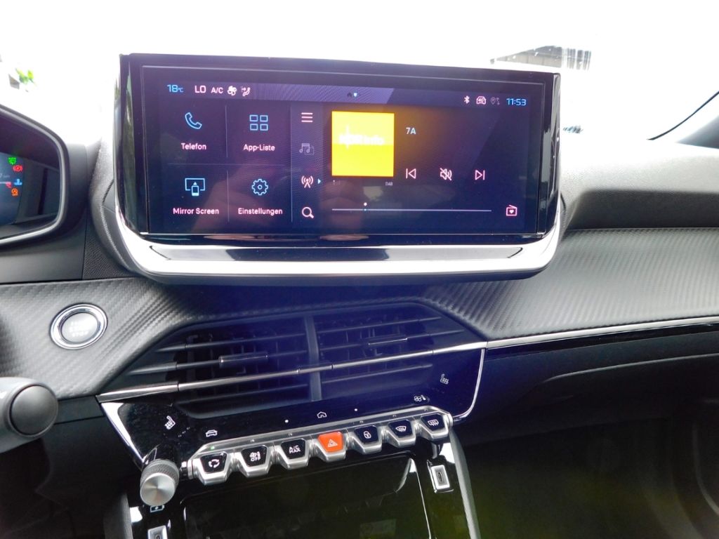 Fahrzeugabbildung Peugeot 2008 Allure Puretech 100 Sitz-Hzg 2x Kamera ACC