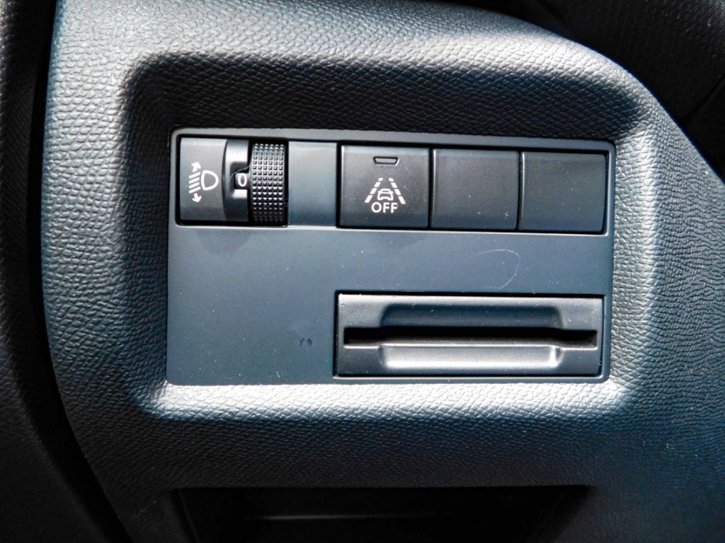 Fahrzeugabbildung Citroën C5 Aircross Plus Hybrid SitzHzg Ganzjahresreifen