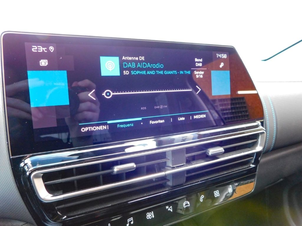 Fahrzeugabbildung Citroën C5 Aircross Plus Hybrid SitzHzg Ganzjahresreifen