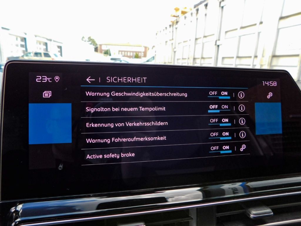 Fahrzeugabbildung Citroën C5 Aircross Plus Hybrid SitzHzg Ganzjahresreifen