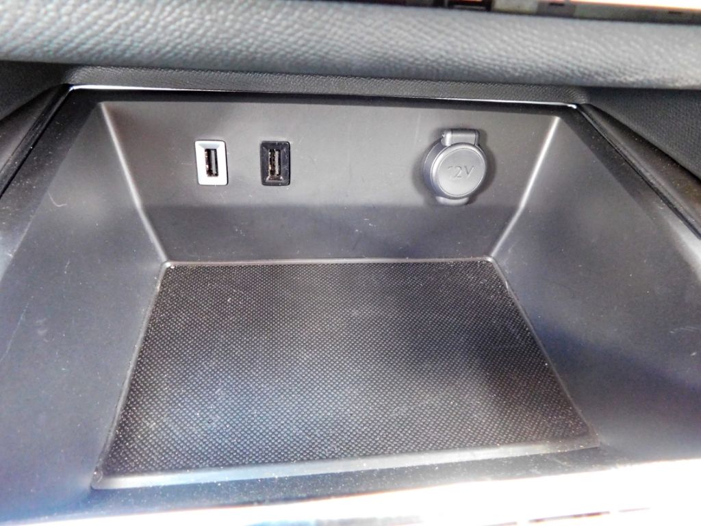 Fahrzeugabbildung Citroën C5 Aircross Plus Hybrid SitzHzg Ganzjahresreifen