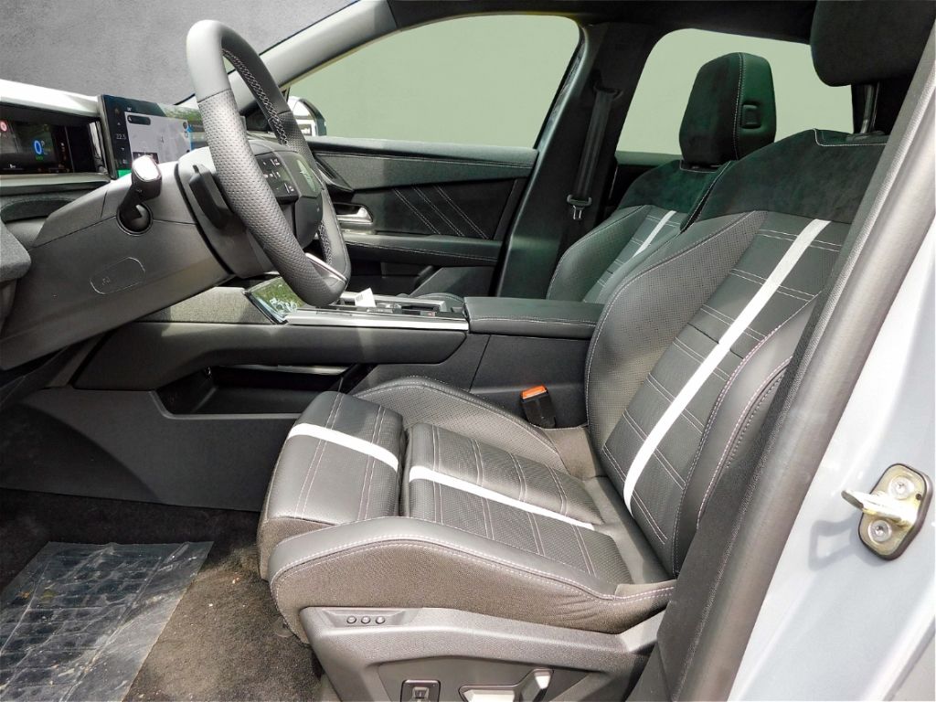 Fahrzeugabbildung Opel Grandland Ultimate 1.6 Plug-in-Hybrid Leder GSHD