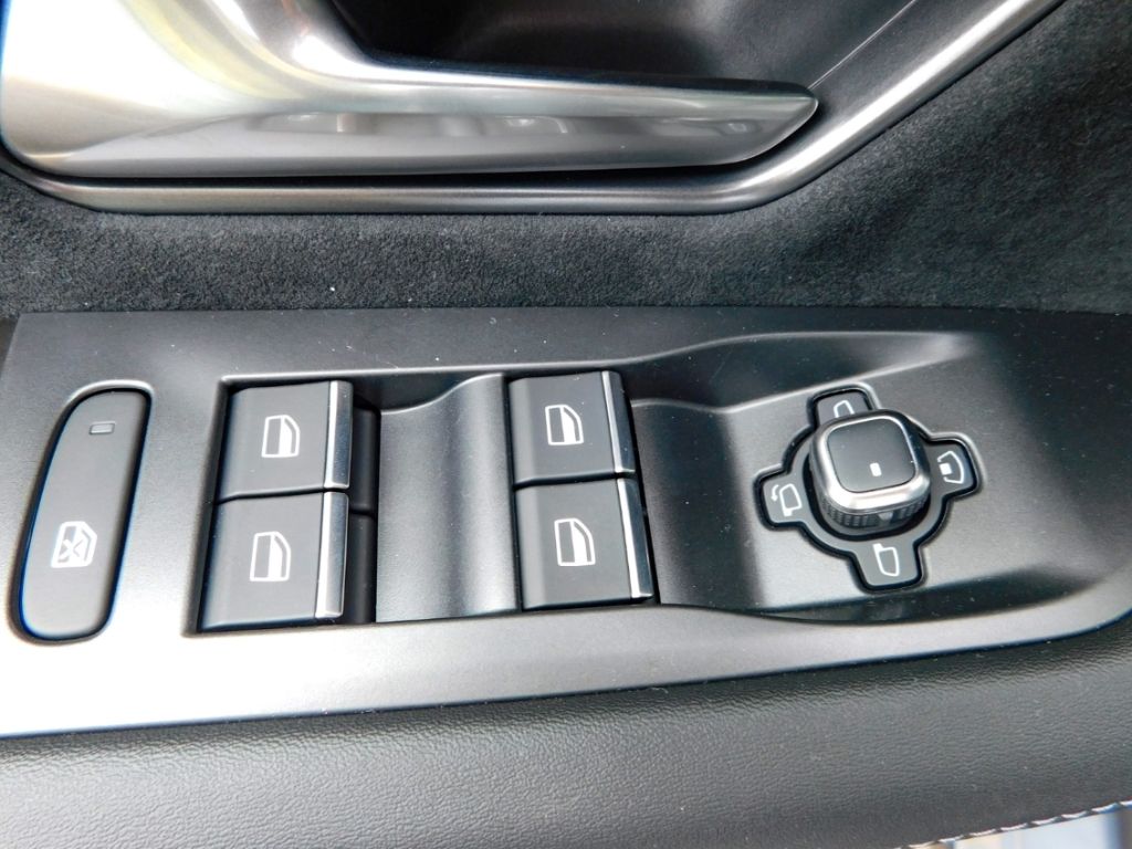 Fahrzeugabbildung Opel Grandland Ultimate 1.6 Plug-in-Hybrid Leder GSHD