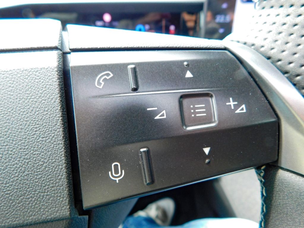 Fahrzeugabbildung Opel Grandland Ultimate 1.6 Plug-in-Hybrid Leder GSHD