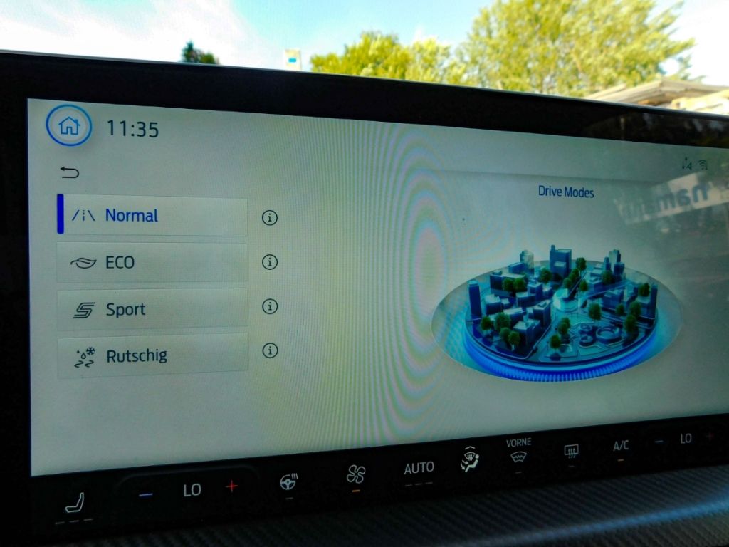 Fahrzeugabbildung Ford Kuga ST-Line 1.5 EcoBoost Automatic Carplay Navi