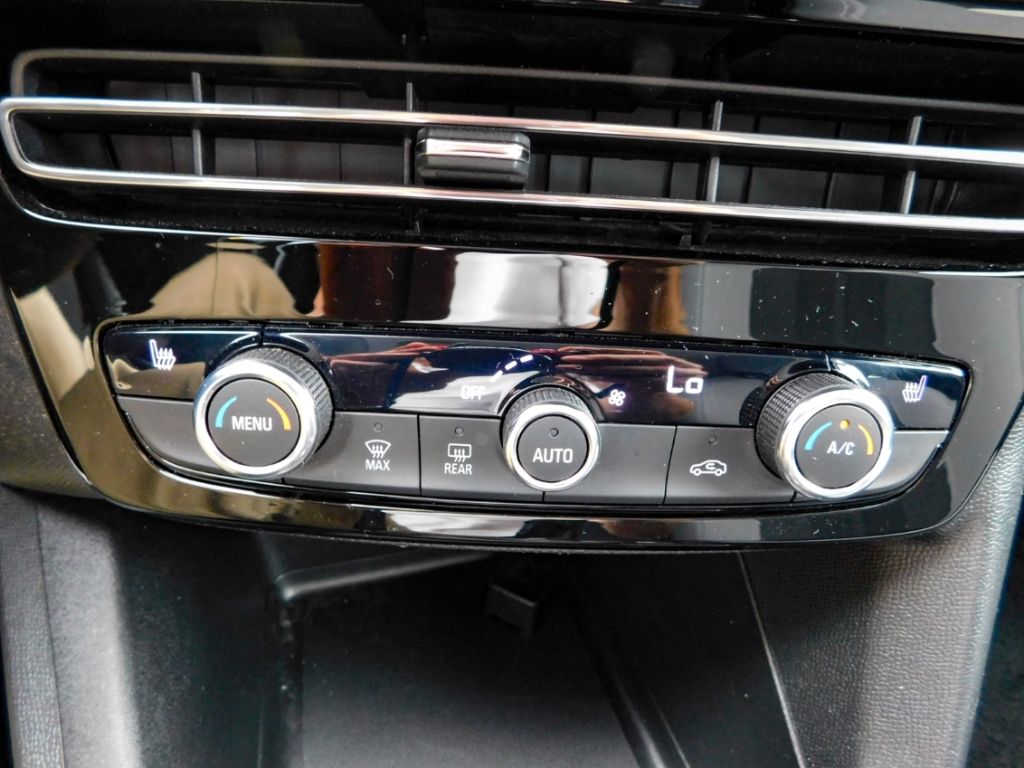 Fahrzeugabbildung Opel Mokka Elegance 1.2 Turbo Navigation Winterpaket