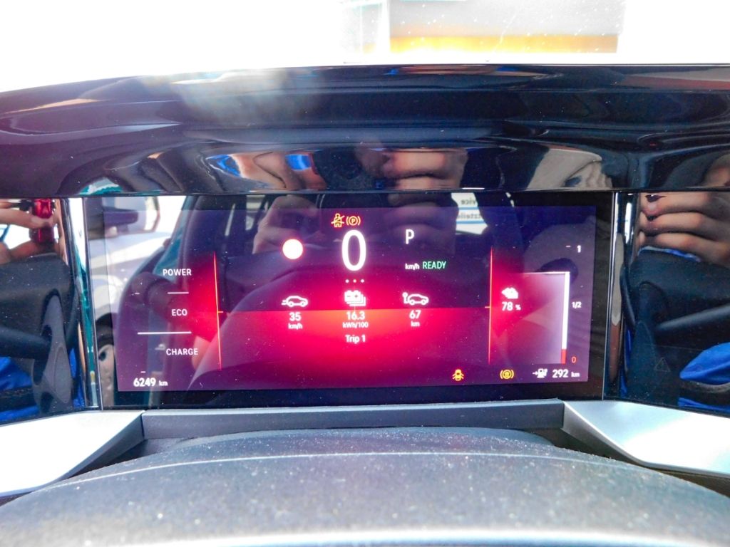Fahrzeugabbildung Opel Mokka e GS Long Range Ganzjahresreifen Rückfahrk