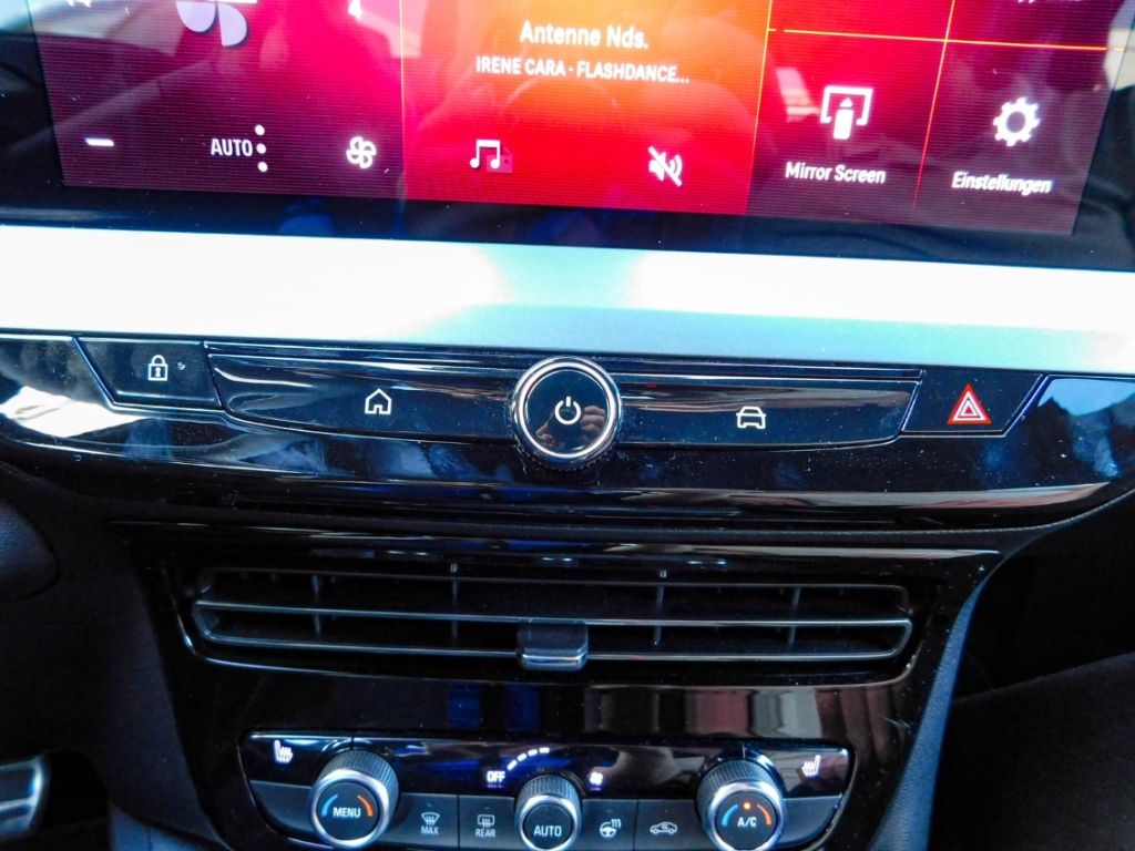 Fahrzeugabbildung Opel Mokka e GS Long Range Ganzjahresreifen Rückfahrk