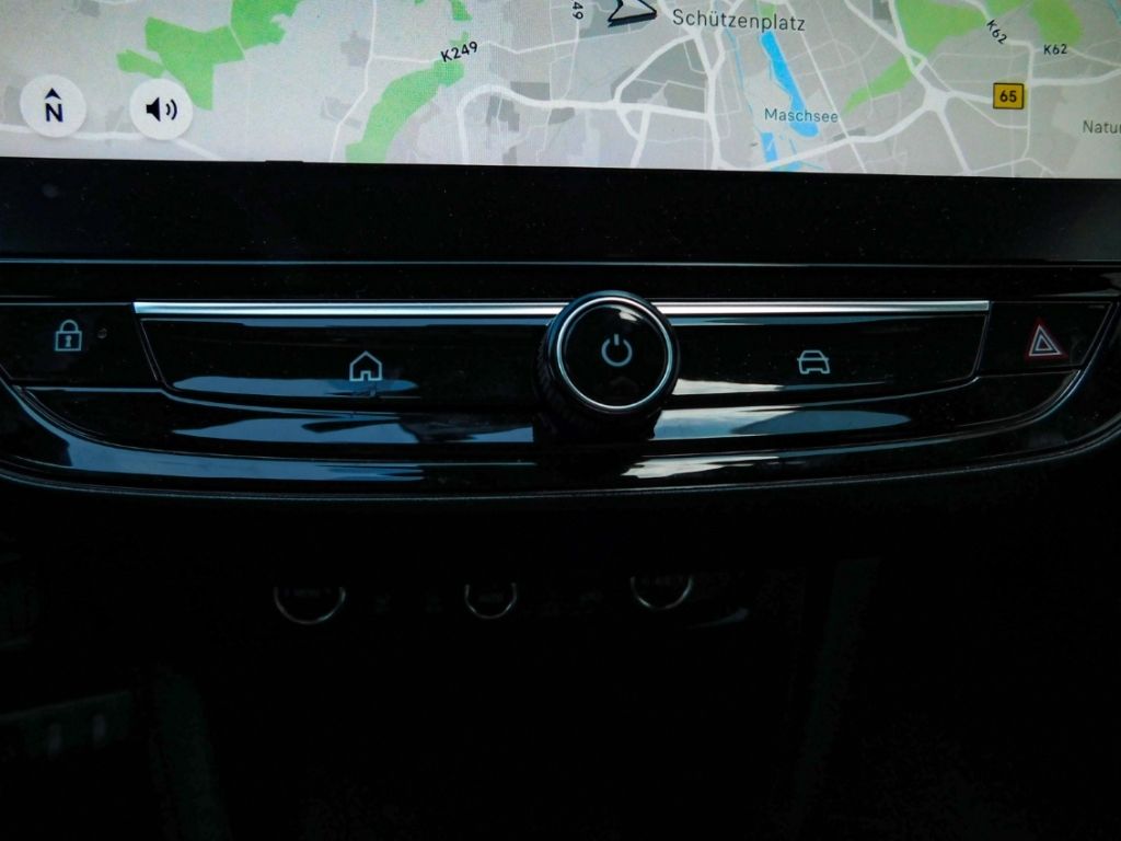 Fahrzeugabbildung Opel Corsa F GS Line 1.2 Turbo Carplay Tempomat Sitz-