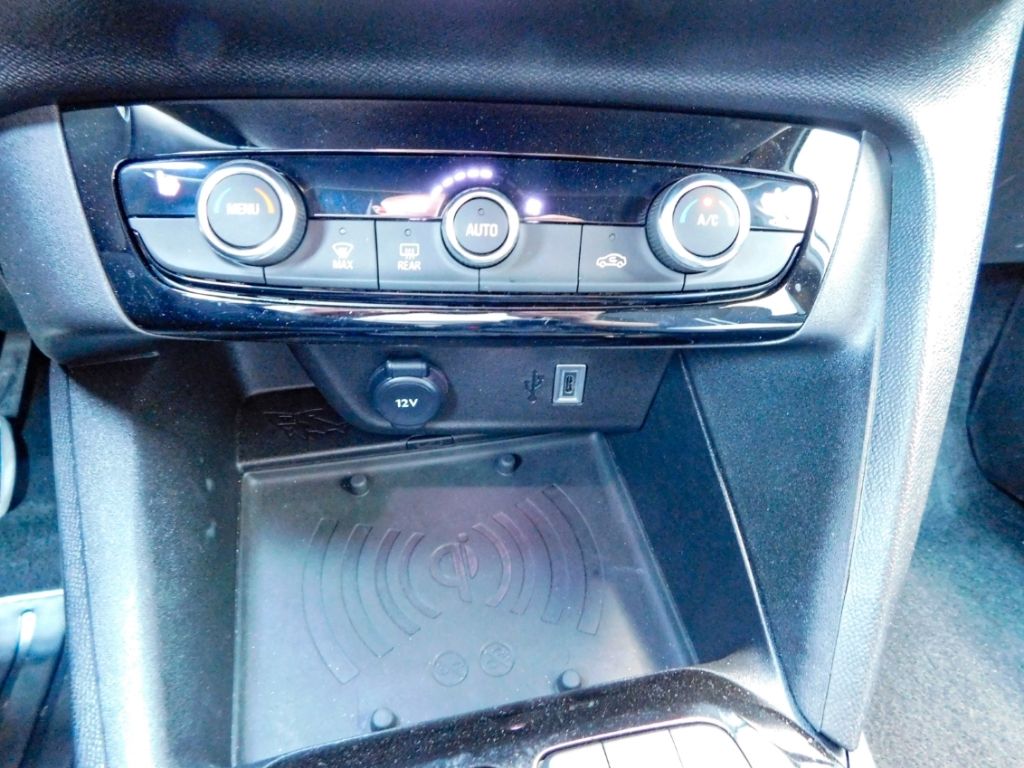 Fahrzeugabbildung Opel Corsa F GS Line 1.2 Turbo Carplay Tempomat Sitz-
