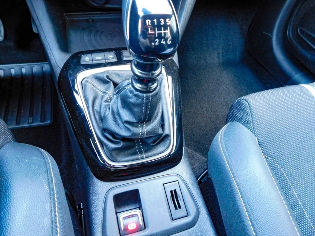 Fahrzeugabbildung Opel Corsa F GS Line 1.2 Turbo Carplay Tempomat Sitz-