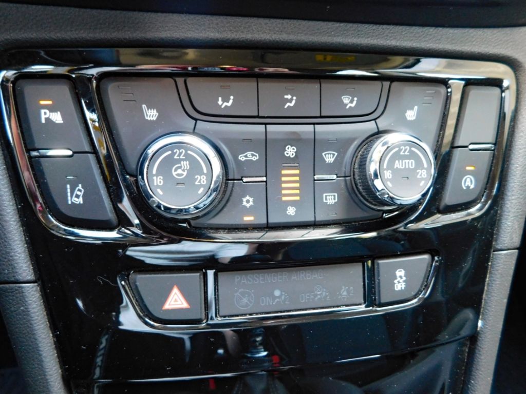 Fahrzeugabbildung Opel Mokka Innovation Navi AHK Sitz-Hzg Rückfahrkamer