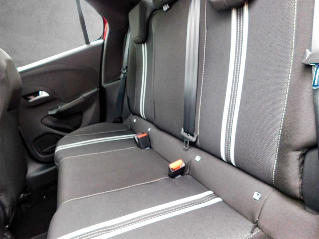 Fahrzeugabbildung Opel Corsa F GS Ganzjahresreifen ACC Lenkrad-Hzg