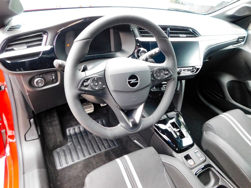 Fahrzeugabbildung Opel Corsa F GS Ganzjahresreifen ACC Lenkrad-Hzg