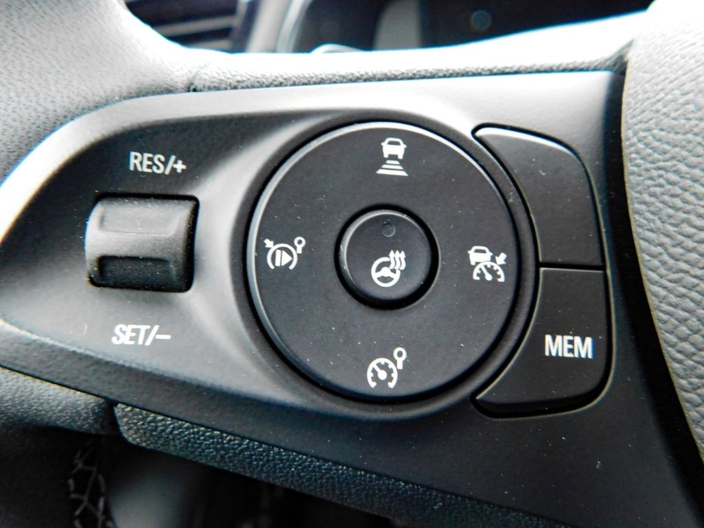 Fahrzeugabbildung Opel Corsa F GS Ganzjahresreifen ACC Lenkrad-Hzg