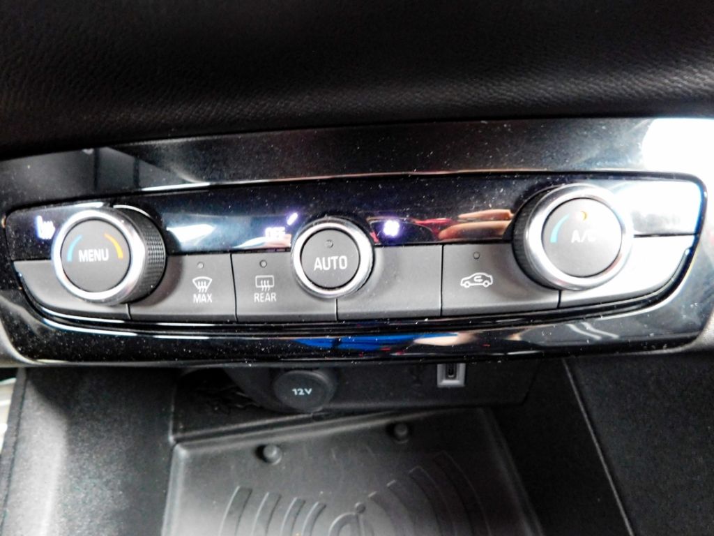 Fahrzeugabbildung Opel Corsa F GS Ganzjahresreifen ACC Lenkrad-Hzg