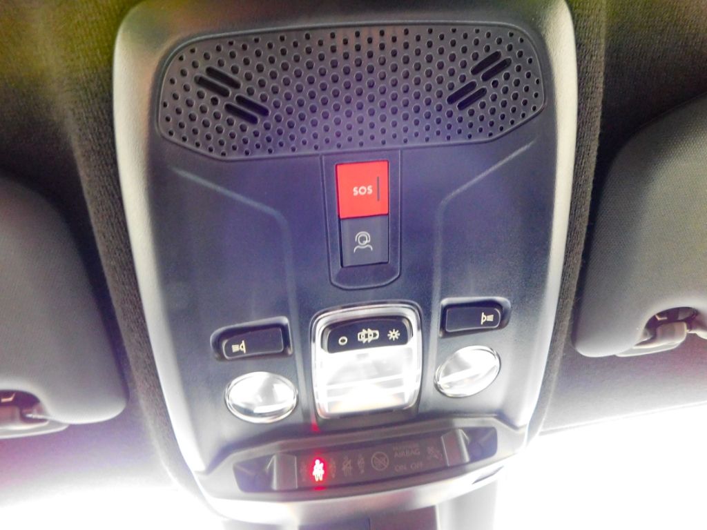 Fahrzeugabbildung Opel Corsa F GS Ganzjahresreifen ACC Lenkrad-Hzg