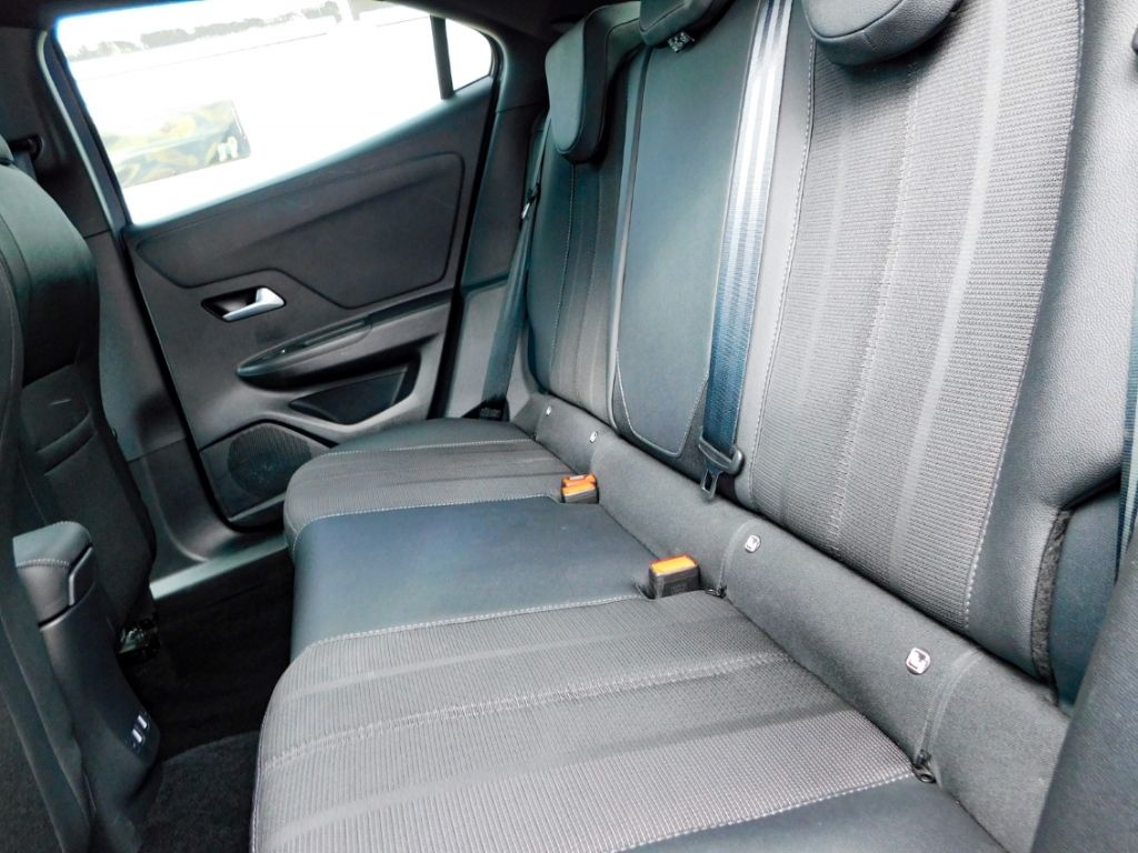 Fahrzeugabbildung Opel Mokka GS 1.2 Ganzjahresreifen Sitz-Hzg Rückfahrk