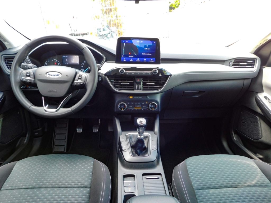 Fahrzeugabbildung Ford Kuga Cool & Connect 1,5 ltr. 120PS Winterpaket K