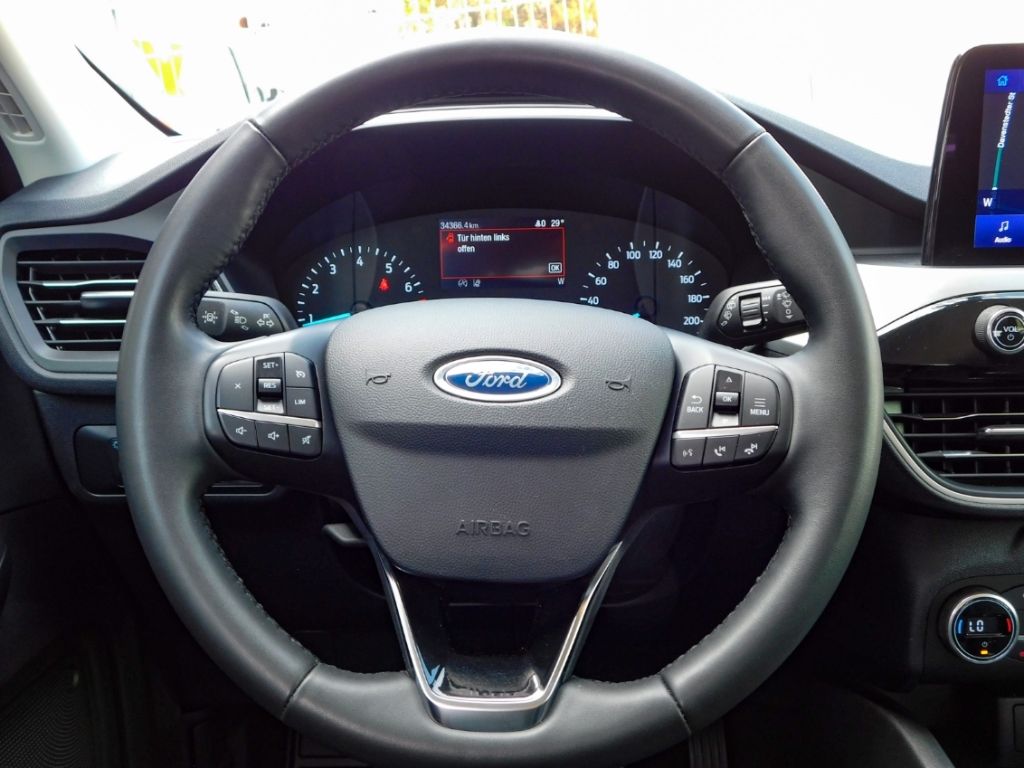 Fahrzeugabbildung Ford Kuga Cool & Connect 1,5 ltr. 120PS Winterpaket K