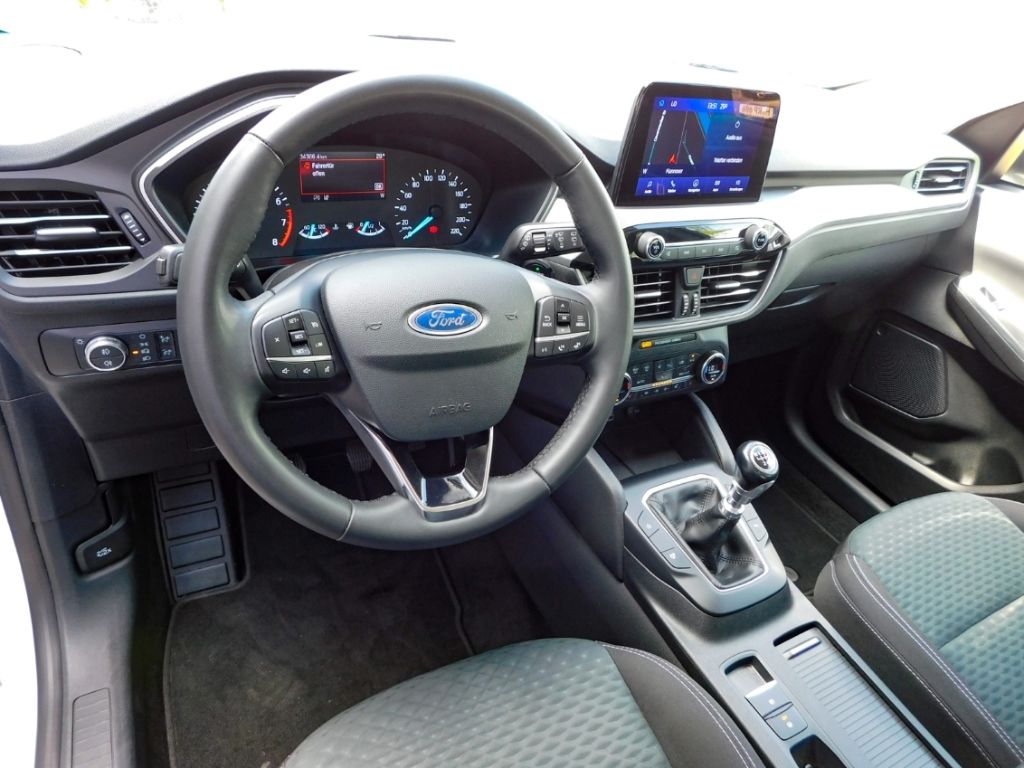 Fahrzeugabbildung Ford Kuga Cool & Connect 1,5 ltr. 120PS Winterpaket K