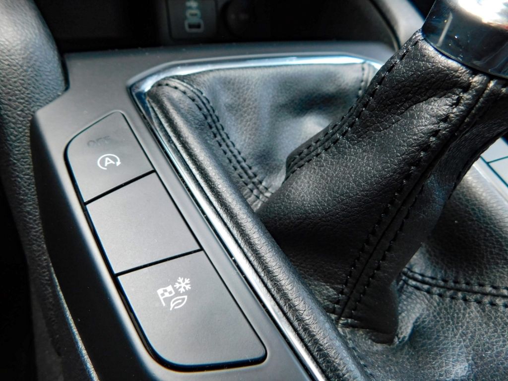 Fahrzeugabbildung Ford Kuga Cool & Connect 1,5 ltr. 120PS Winterpaket K