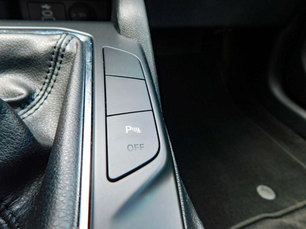 Fahrzeugabbildung Ford Kuga Cool & Connect 1,5 ltr. 120PS Winterpaket K