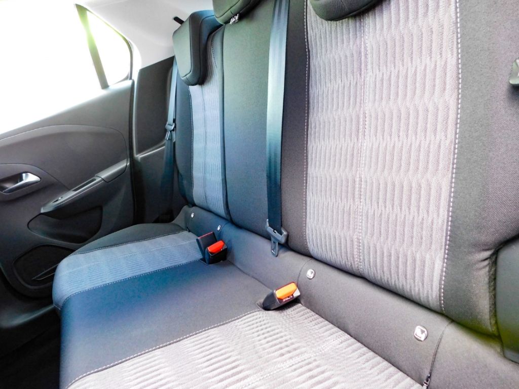 Fahrzeugabbildung Opel Corsa F Edition Lenkrad-HZG Rückfahrkamera