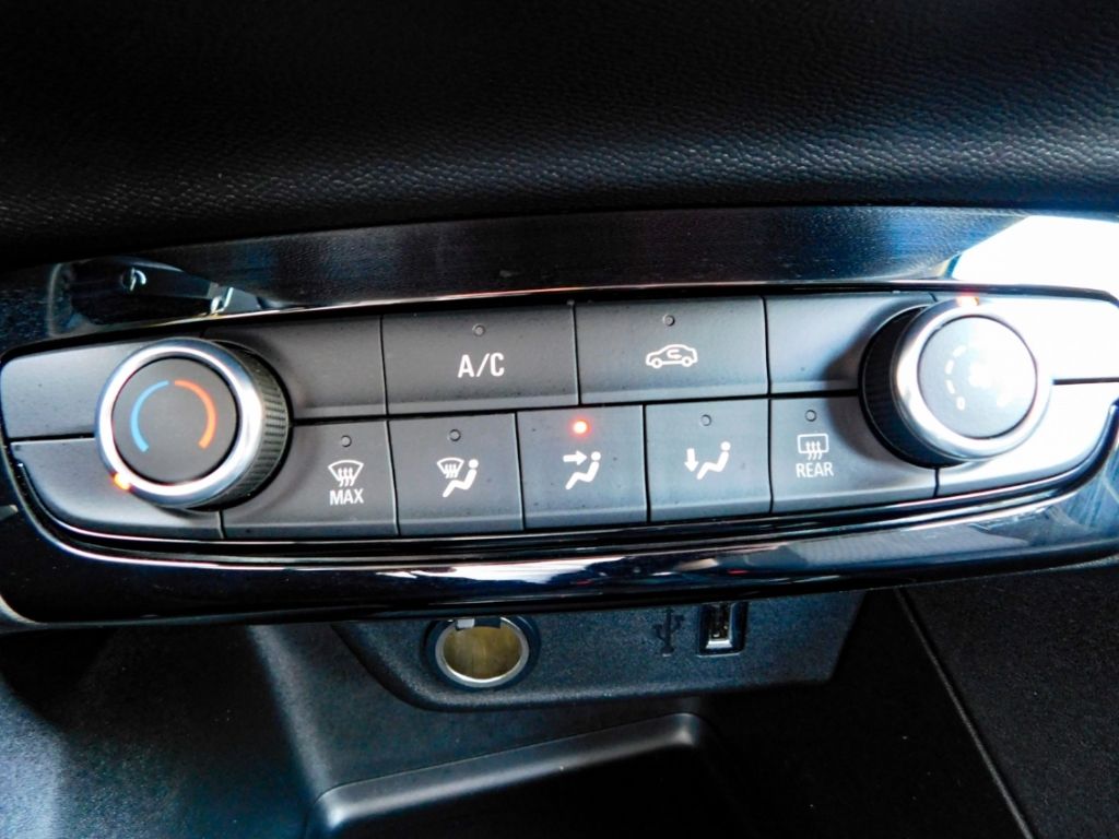 Fahrzeugabbildung Opel Corsa F Edition Lenkrad-HZG Rückfahrkamera